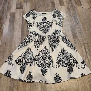 Sequin hearts small womens elegant white and black floral fit and flare dress